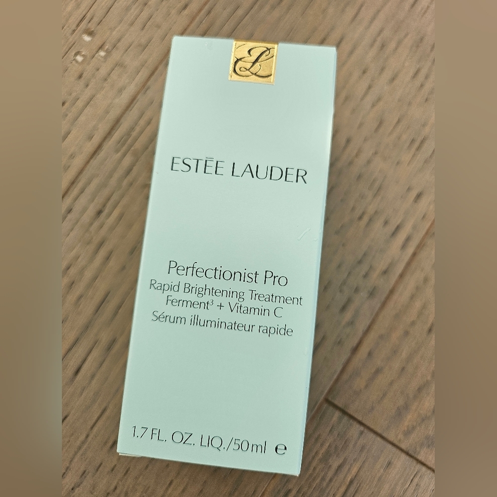 Estée LauderPerfectionist Pro Rapid Brightening Serum